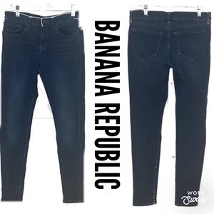 Banana Republic Size 28 / 6 skinny jeans dark wash